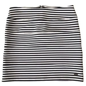 PINK Victoria’s Secret Body-con Mini Skirt (XS)